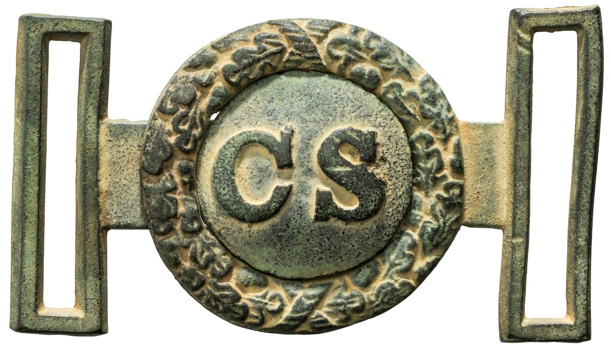 Two-piece tongue-and-wreath CS belt plate, obverse, showing the CS disc inside a wreath